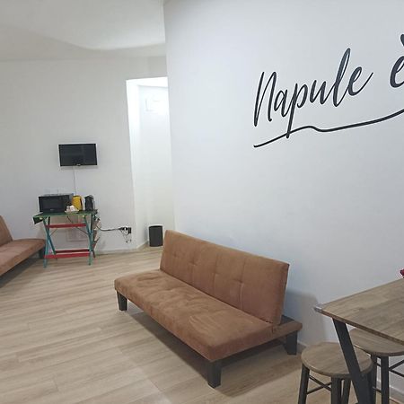 Ferienwohnung A Casa Di Ilaria Neapel Exterior foto